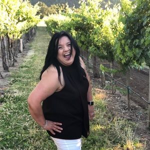 Meet your Posher, Olivia